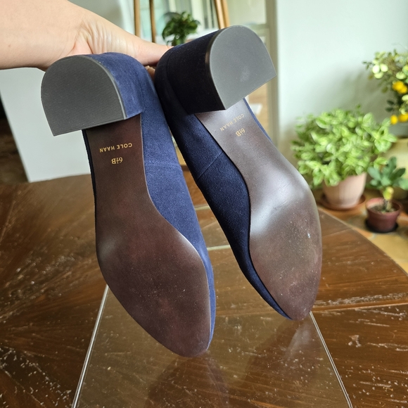 EUC Cole Haan Navy Suede Heels 6.5 - Picture 3 of 12